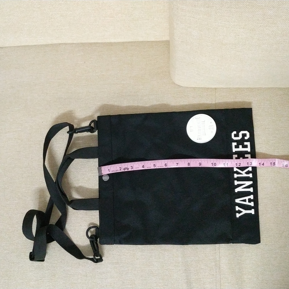 MLB Nylon Crossbody Tote bag - Picture 3 of 17